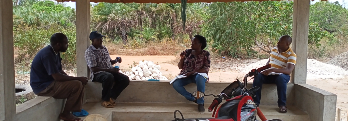 Kwale county Gacoki in Kwale county speaking to coconut and bixa traders