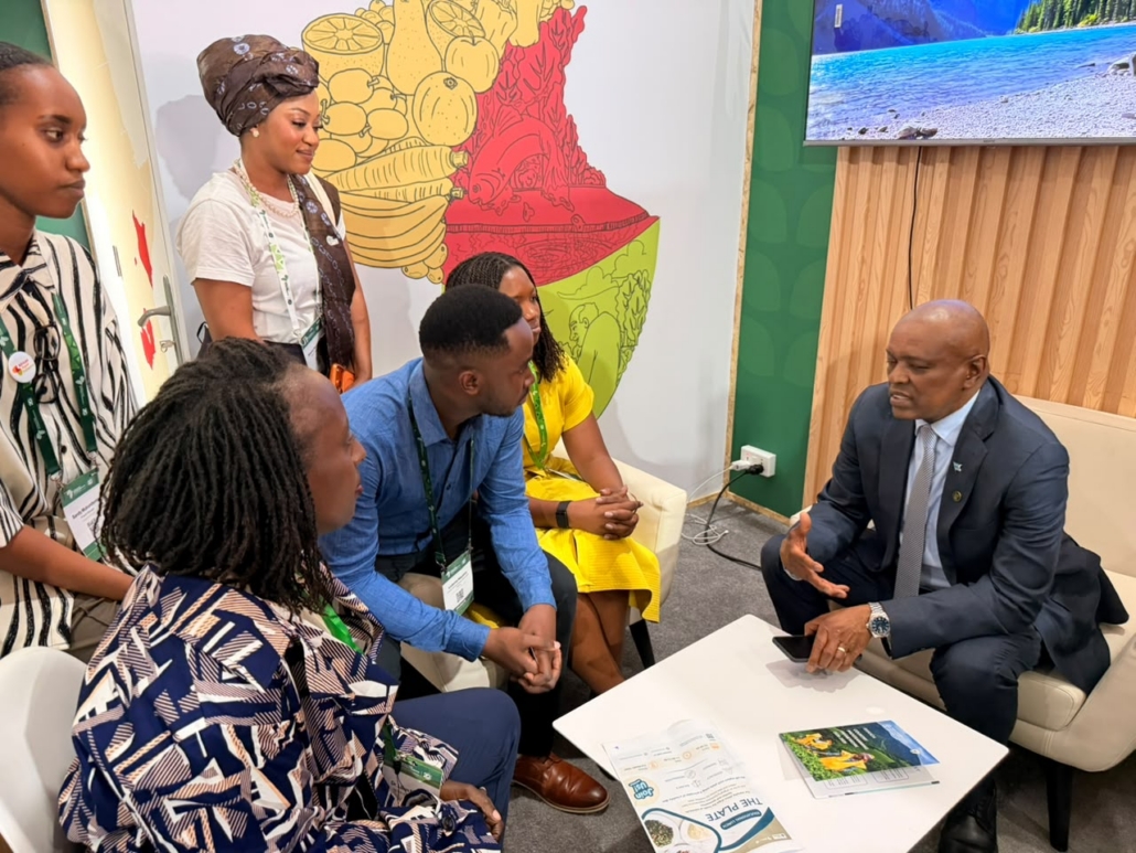 HE Mokgweetsi Masisi, former president of Botswana learning more about the work of the fellows